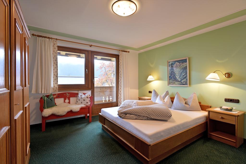 Landhaus Kumbichl Mayrhofen Zimmer foto